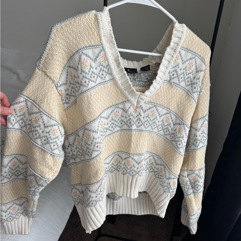 Spring Vintage Style Sweater - Picture 2 of 8